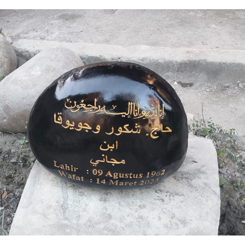 Batu Nisan Gunung Batu Nisan Sungai Batu Nisan Pegunungan Prasasti Batu Nisan Makam Kijing Makam Mae