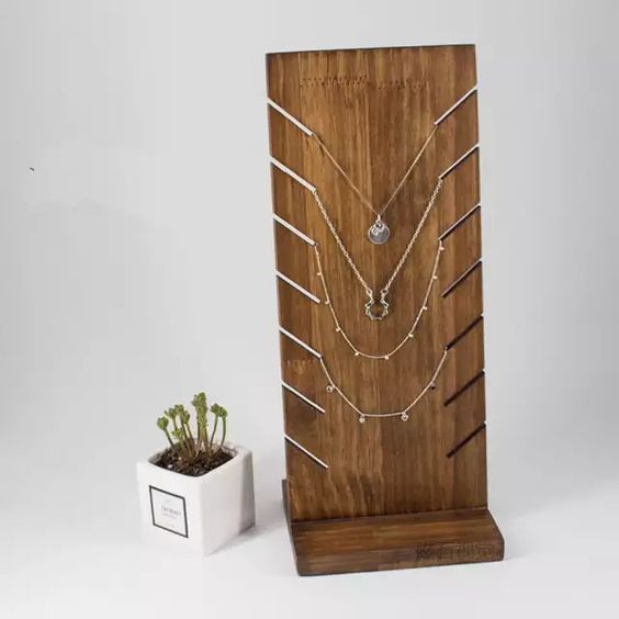 Tempat Pajangan Kalung Antik Kayu Jati