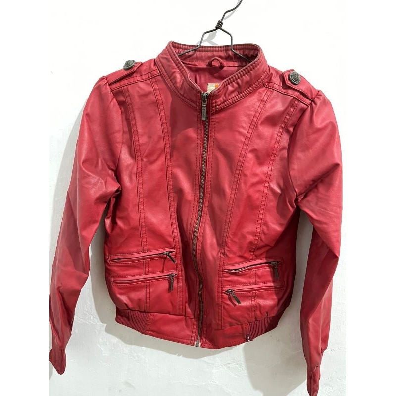 THRIFT JAKET KULIT WANITA MEREK AKO (MERAH)