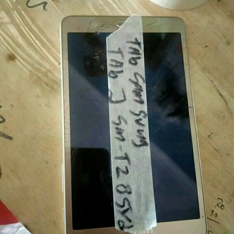 tablet Samsung Tab J sm t285yd minus lcd mesin normal udah tested

