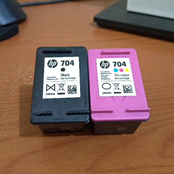 Tinta Cartridge HP 704 Bekas