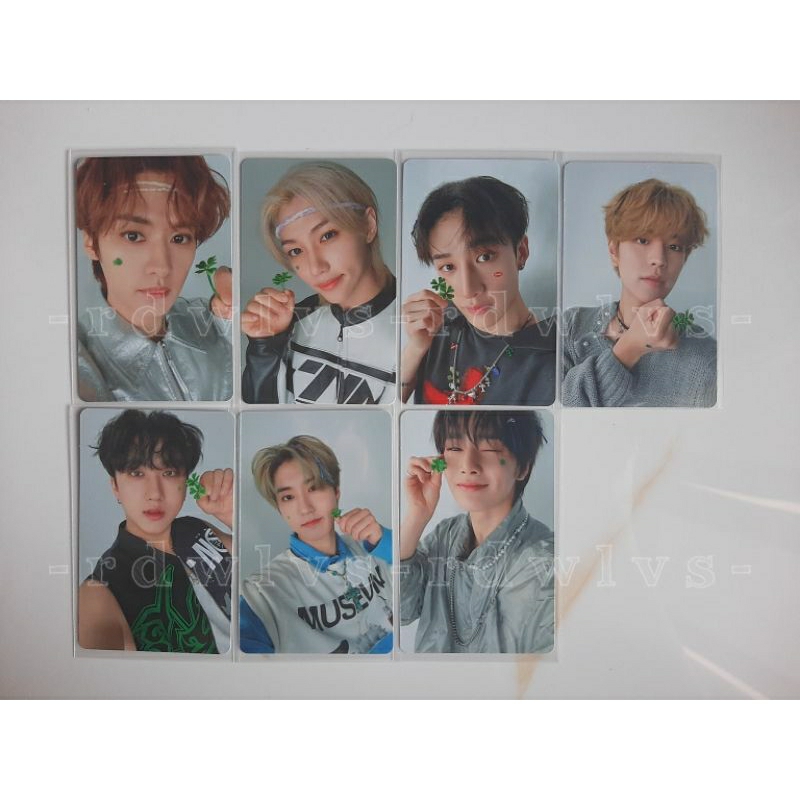 

stray kids social path clover