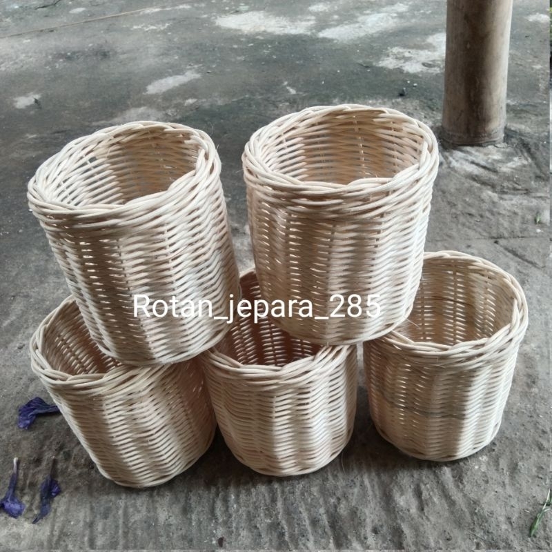 

(full rotan)Tempat kuas makeup/tempat pensil rotan/rotan pitrit halus