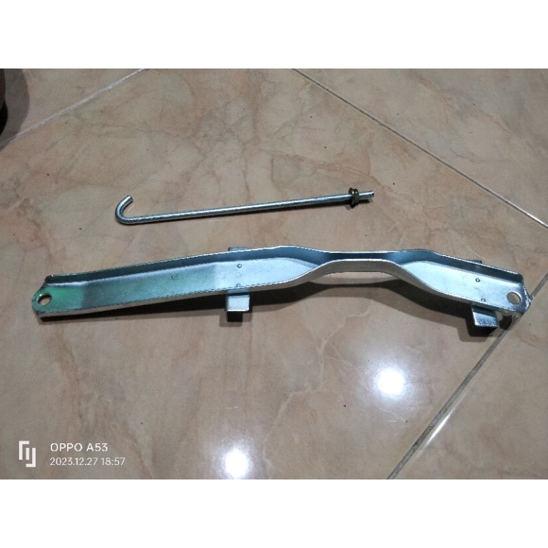 Bracket Tatakan Aki INNOVA diesel+ baut