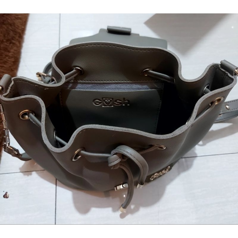preloved tas selempang merk gosh