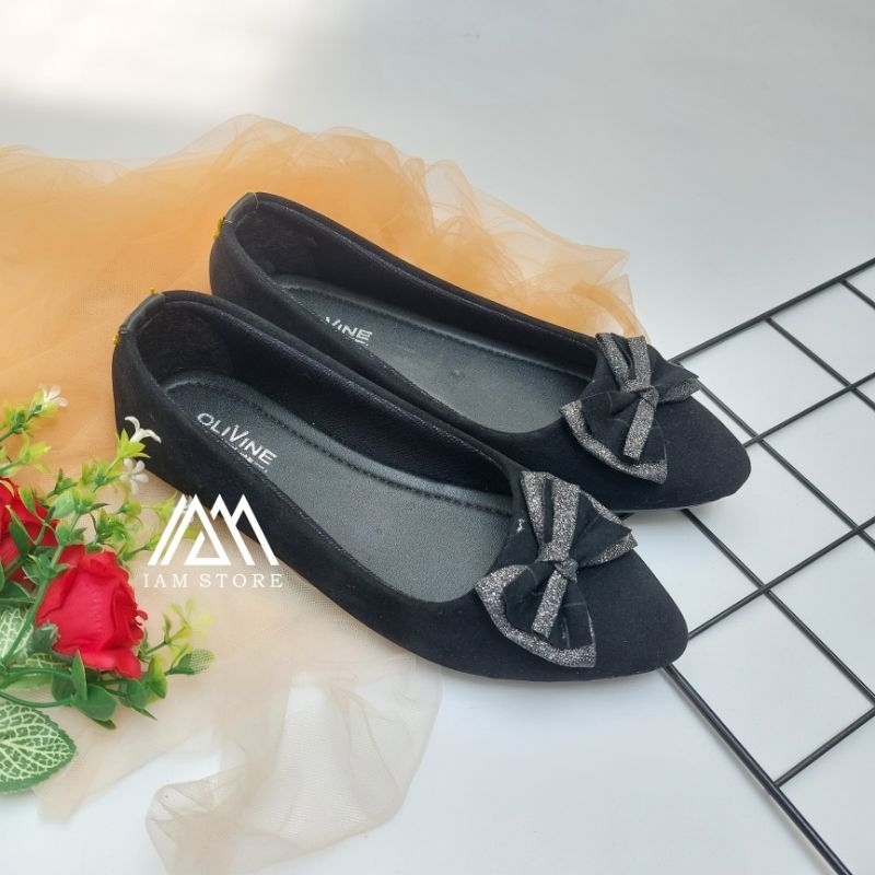 Flatshoes Wanita Beludru Hitam Sepatu Wanita Kerja Olivine-BMH10