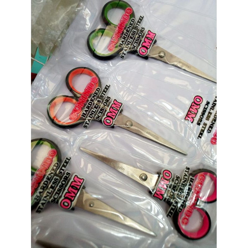 

gunting warna