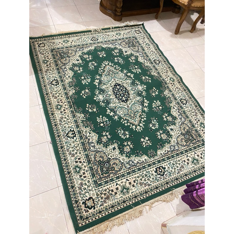 Karpet lebar 160x216 motif batik hijau permadani ambal second bekas besar aesthetic preloved