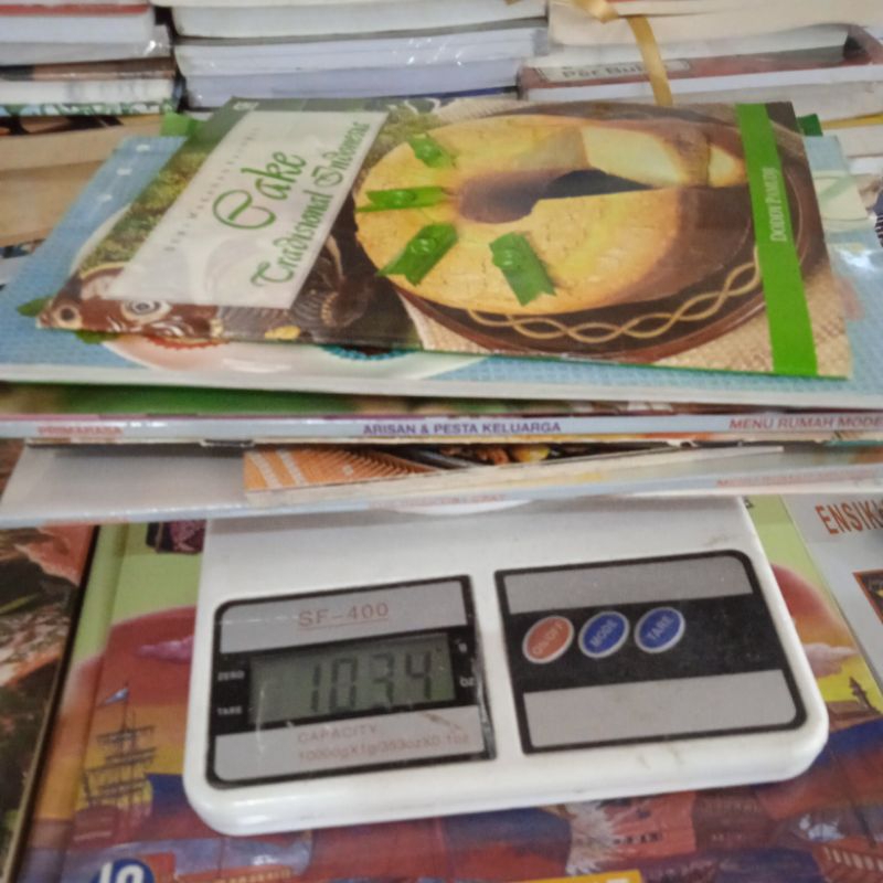 Buku resep masakan bekas 1 kilo 9 buku Rp 35.000