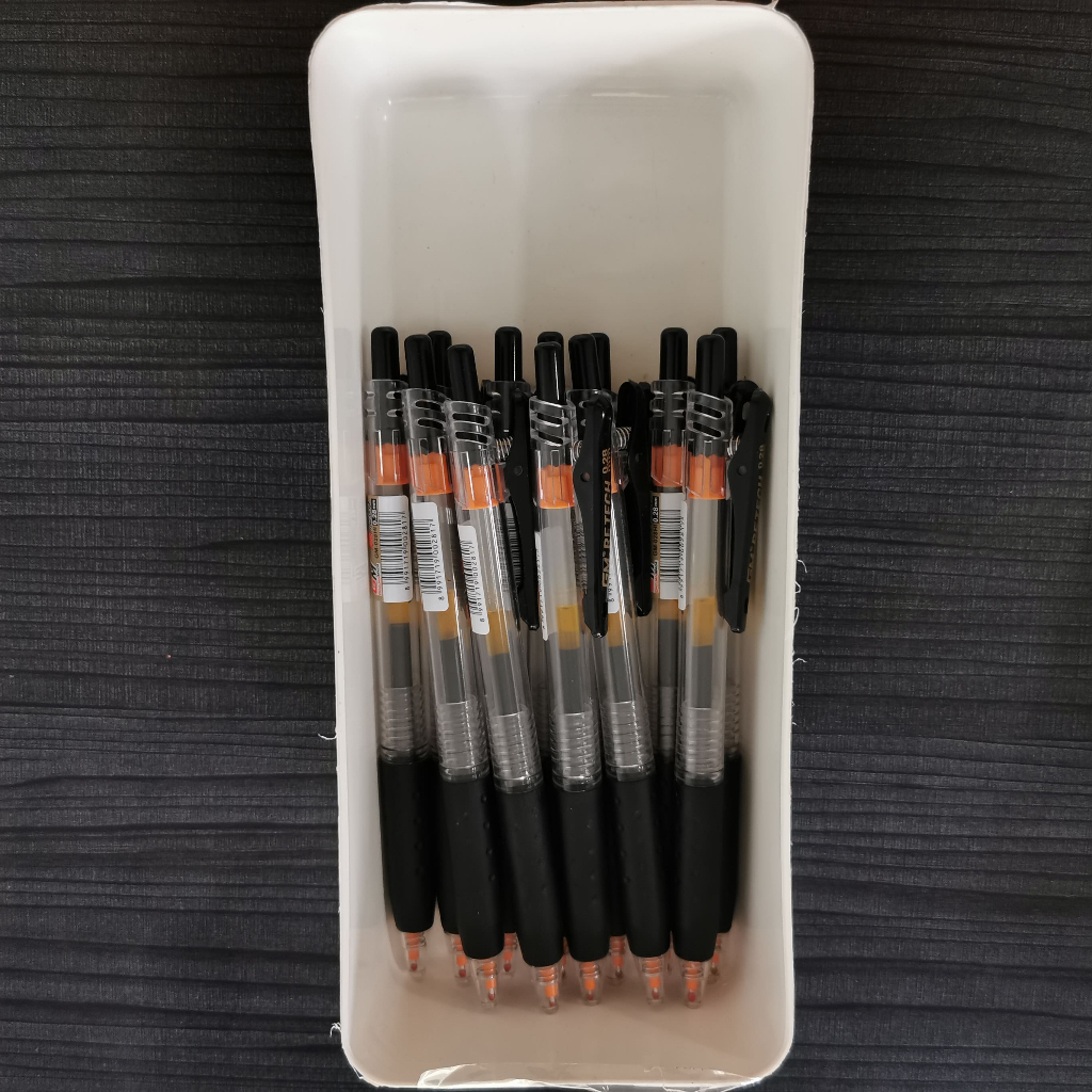

GM RETECH 0.28mm / BALLPOINT / PEN / PULPEN / HITAM