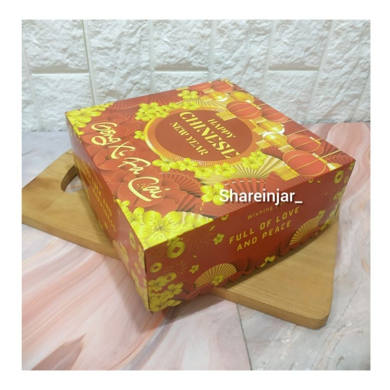 

Kotak Imlek 20x20x8cm-Box Packaging Dus Kado Chinese New Year