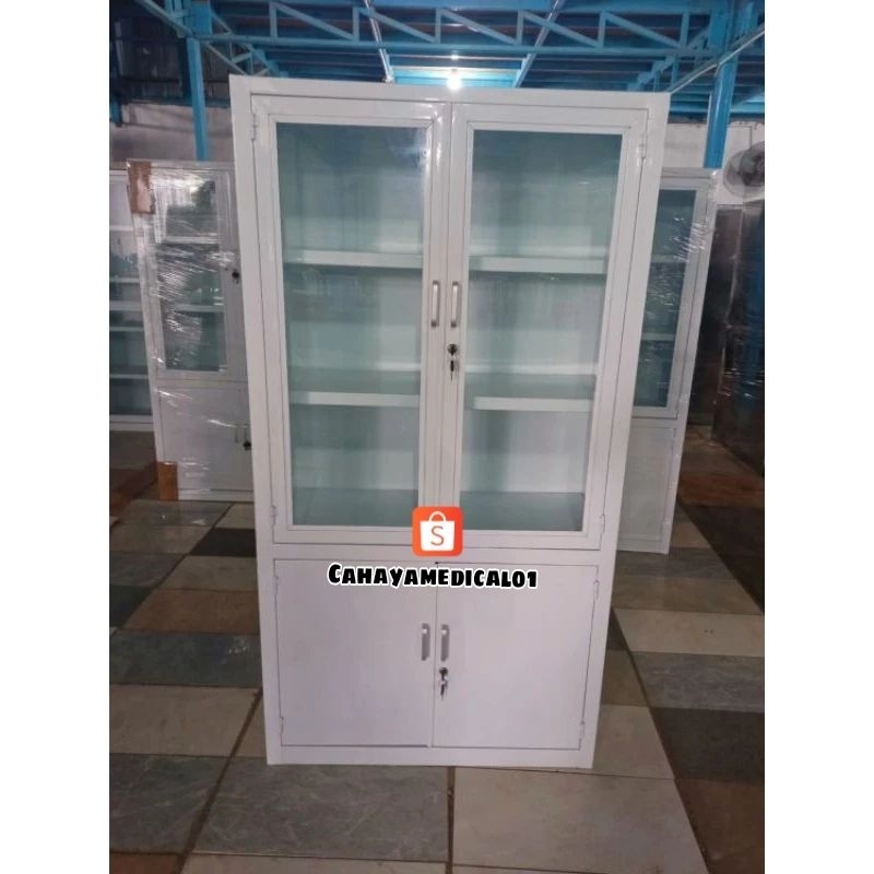 Lemari  obat 2 pintu besi / Lemari penyimpan obat / Lemari obat