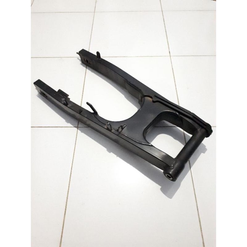 Swing arm CBR 250 R swingarm lengan ayun karet rantai setelan anting anting sub assy rr limbah moge