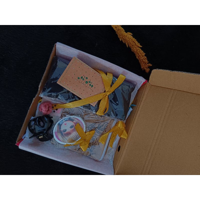 

hampers box gifbox kotak hadiah kado