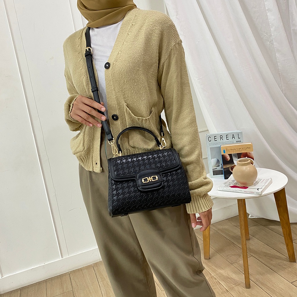 HOT DEALS Palomino Dalton Handbag - Black