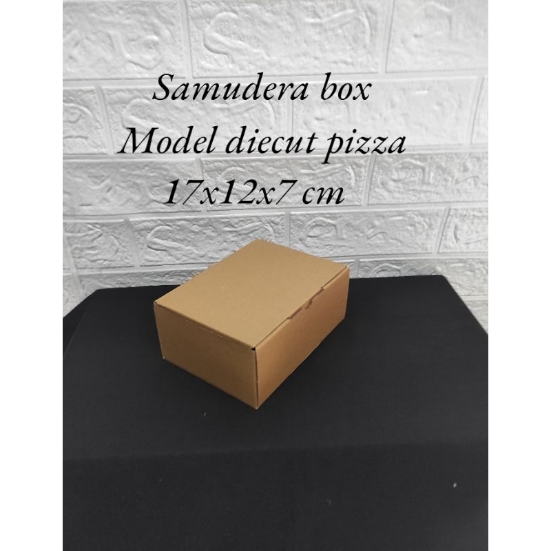 

kardus karton uk 17x12x7 cm model diecut pizza untuk souvenir dll