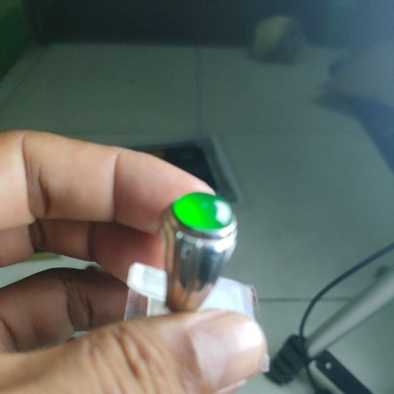 Batu giok burma kristal