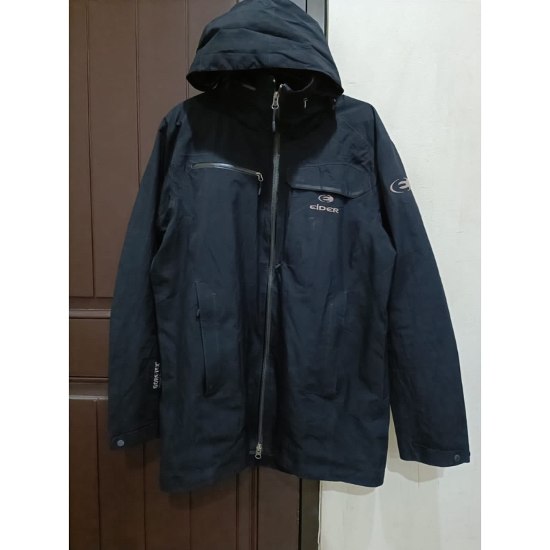 Jaket Outdoor Goretex EIDER (Brand Perancis). Warna Hitam. Warna Pekat.