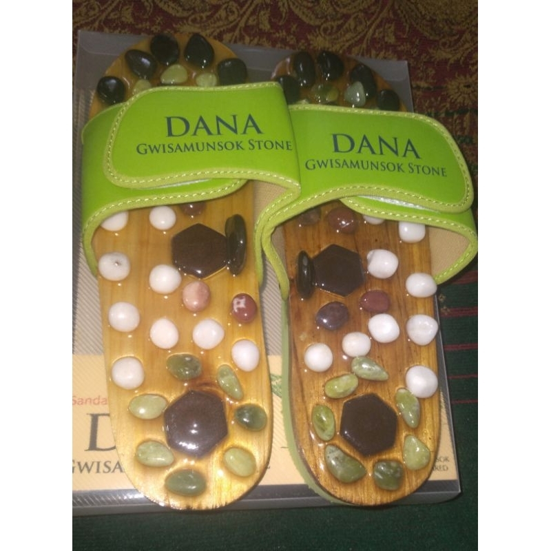 Sandal terapi DANA