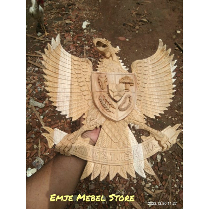 garuda jati lambang burung garuda kayu hiasan dinding ornamen jepara