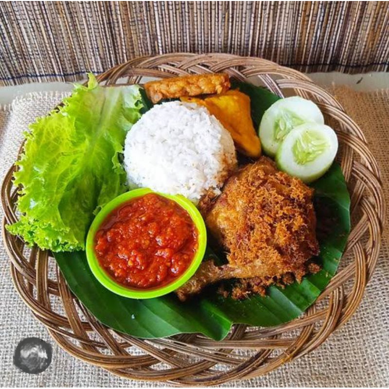 

Paket Ayam Goreng Dada/Paha