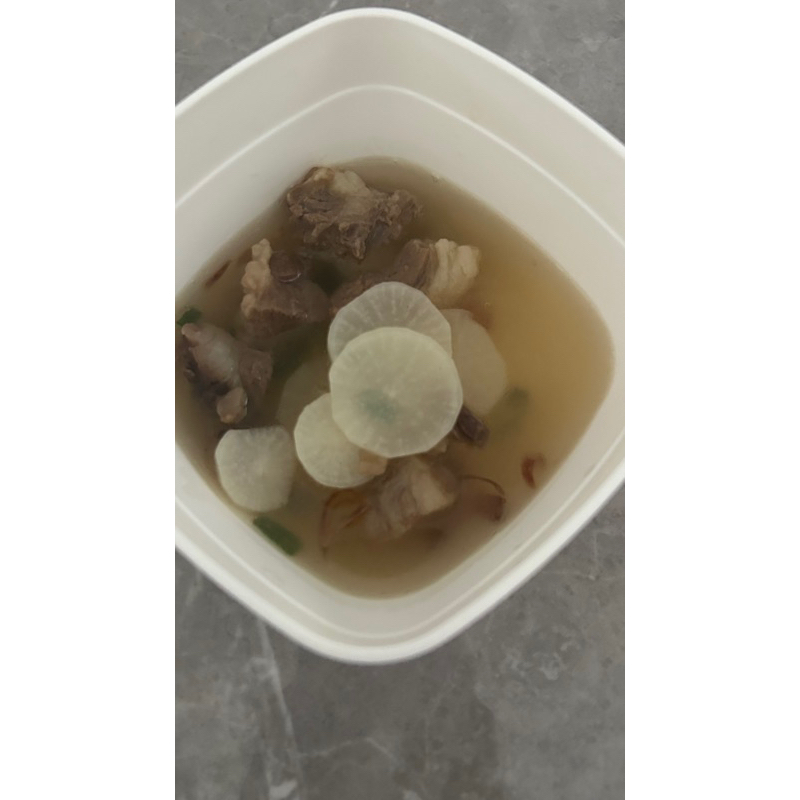 

SOTO BANDUNG (Daging sapi dan Lobak putih)