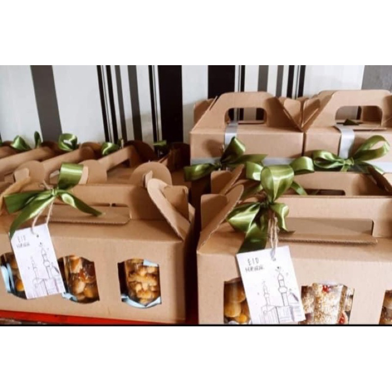 

HAMPERS BOX MAKANAN LEBARAN