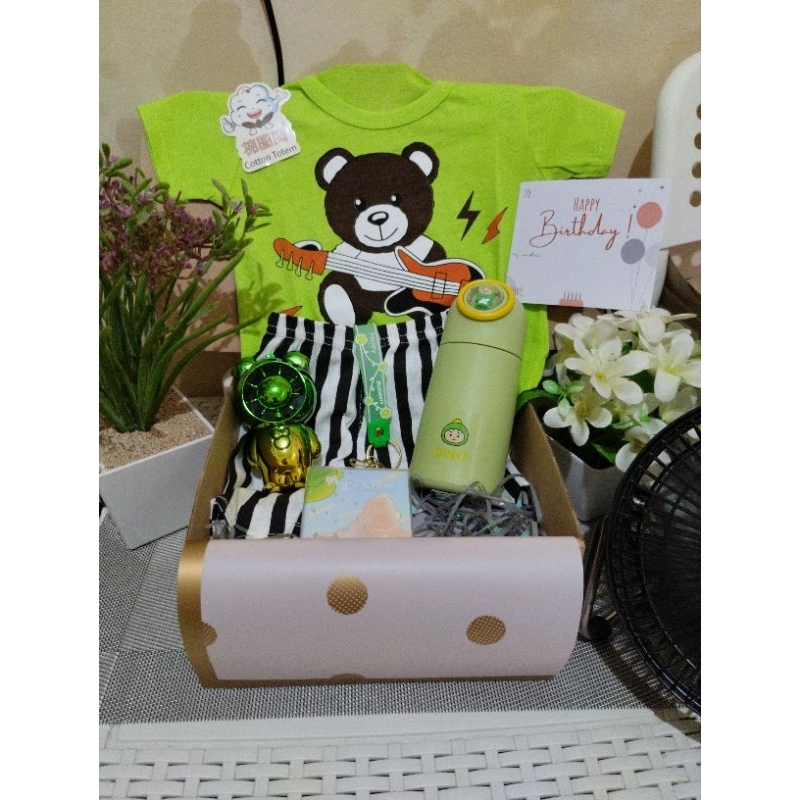 

Hampers Baju Hijau Kado Ulang Tahun Anak Laki² Hadiah Baju Anak Cowok