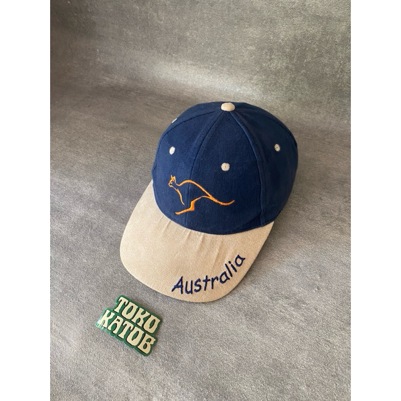 Topi Two Tone Vintage