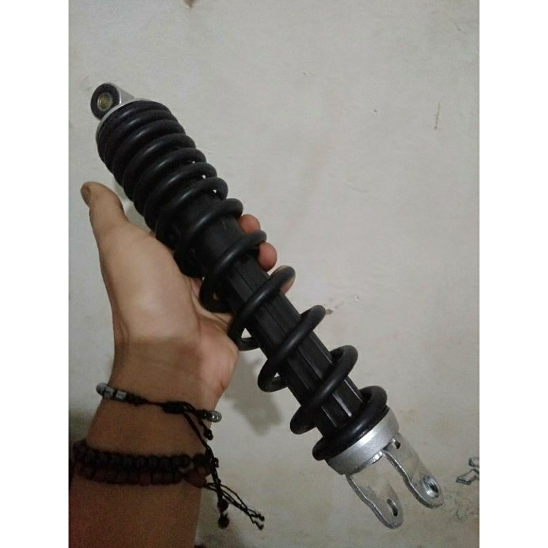 sok belakang copotan untuk motor matic Honda beat,