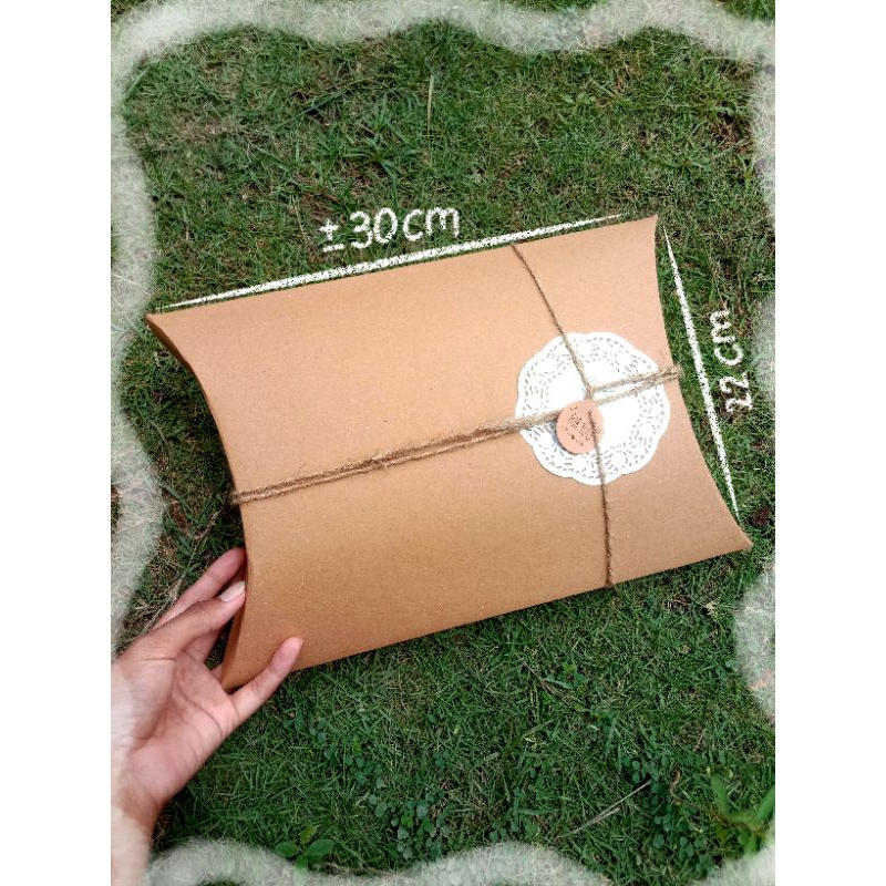 

PILLOW BOX termasuk tag tali rami dan doyleys | gift box kardus