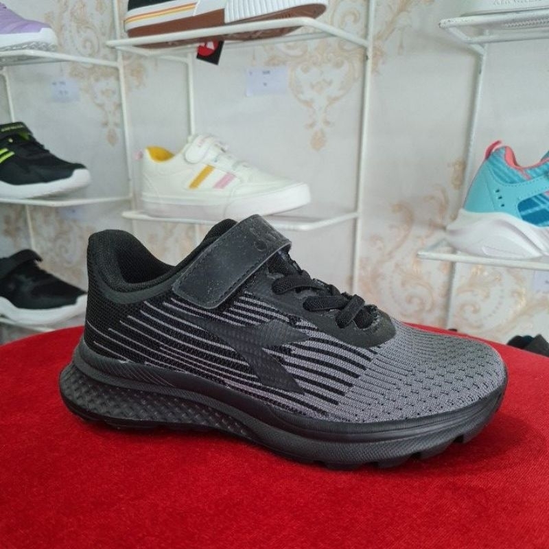 Sepatu Diadora Gio black kids original sport station