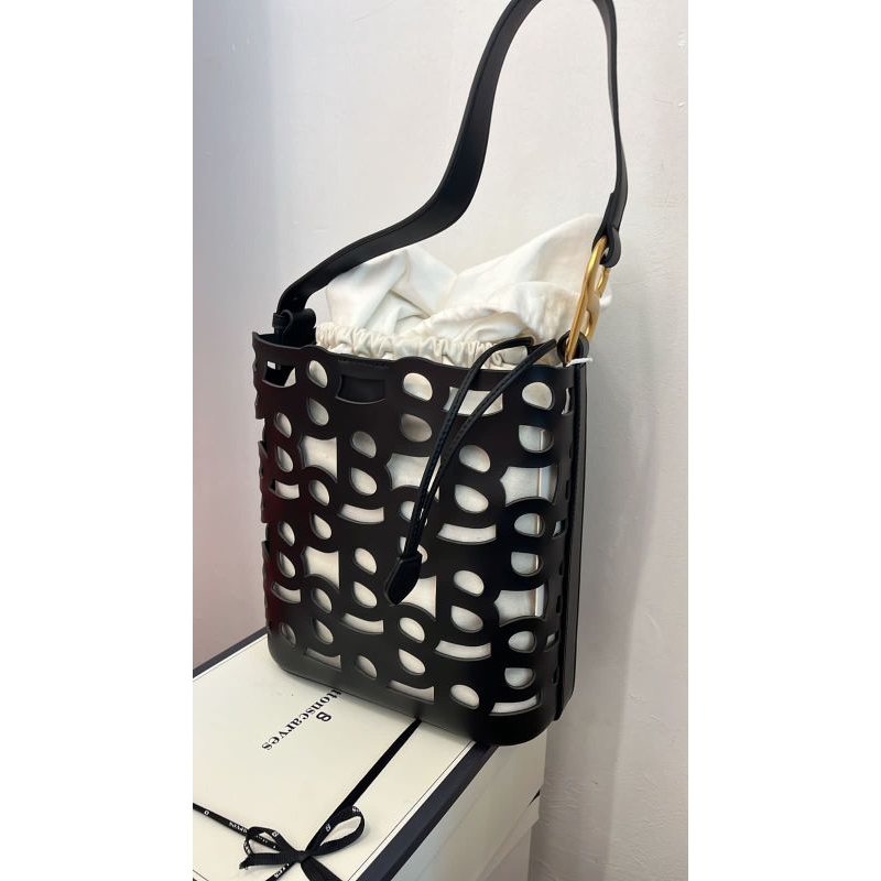 clea bag buttonscarves