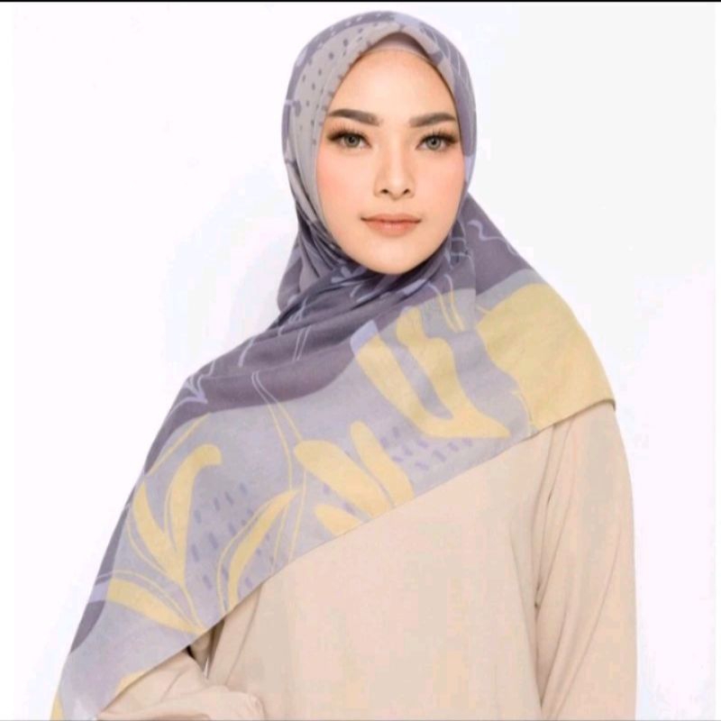 Preloved ZM Zaskia Mecca Malea Scraf Voal hijab wangi / voal motiv