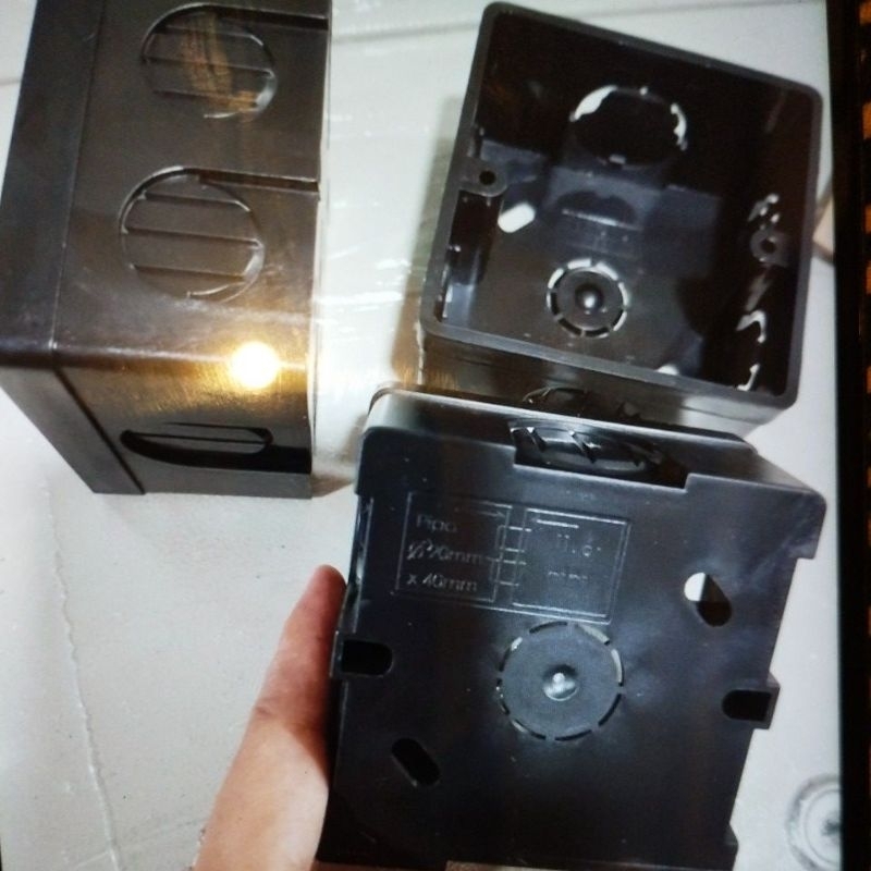 INBOWDUS SCHNEIDER MANGKOK SAKLAR STOP KONTAK  CLIPSAL