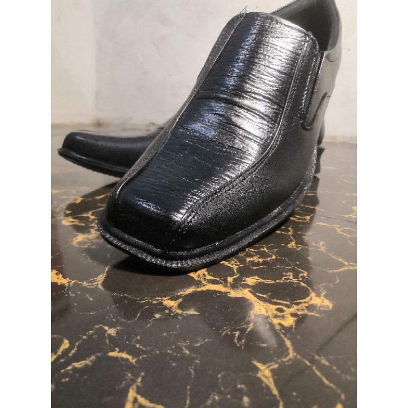 sepatu fantofel pria