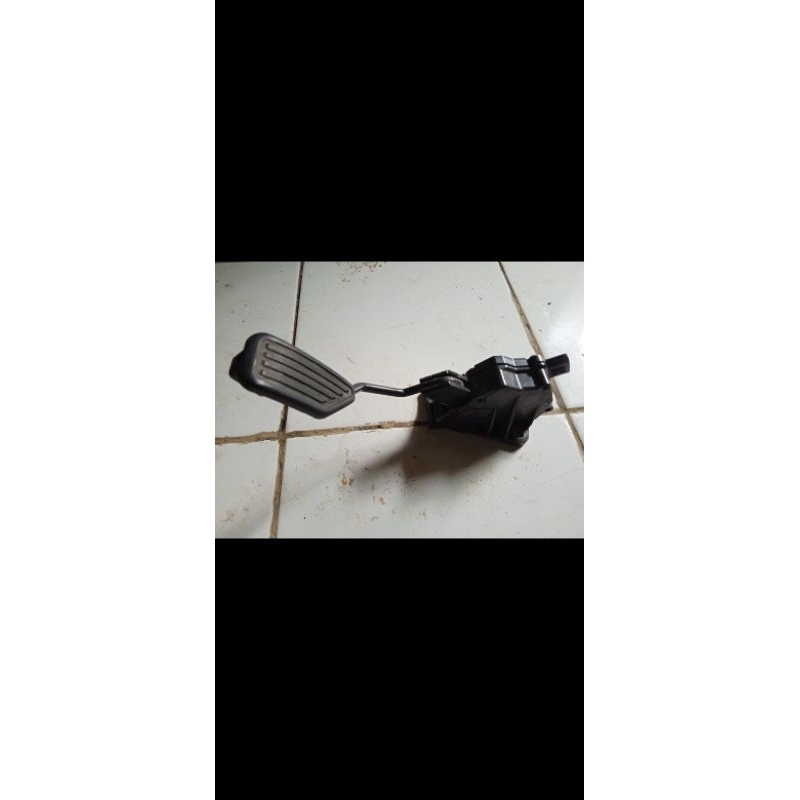 pedal gas vios yaris gen 2