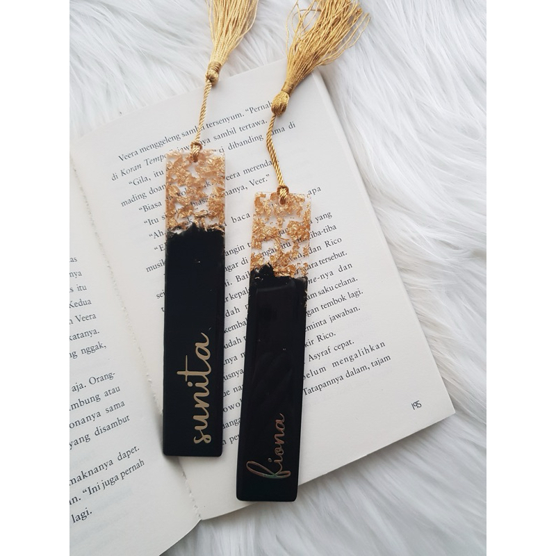

Resin Bookmark 1set/Resin Bookmark Custom Nama/Pembatas Buku/Pembatas Novel/Souvenir Wedding Sangjit