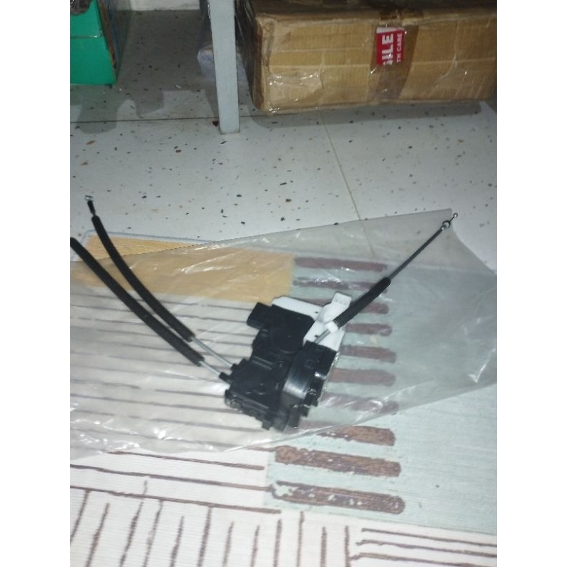 DOOR LOCK BELAKANG KIRI HYUNDAI TUCSON
