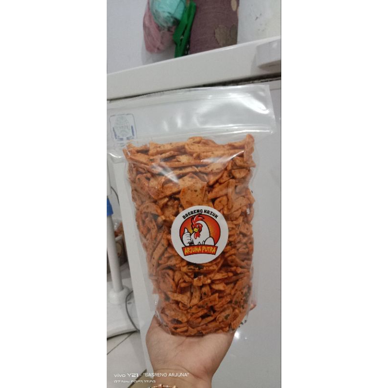 

basreng kriuk daun jeruk kemasan pouch super besar. isi 970grm