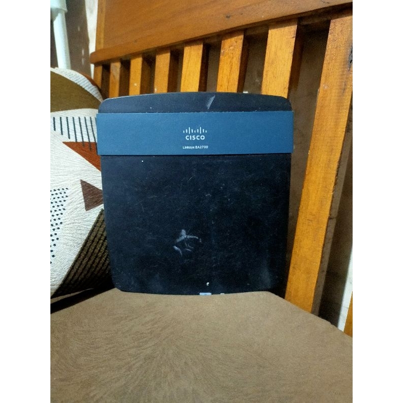 Linksys EA2700