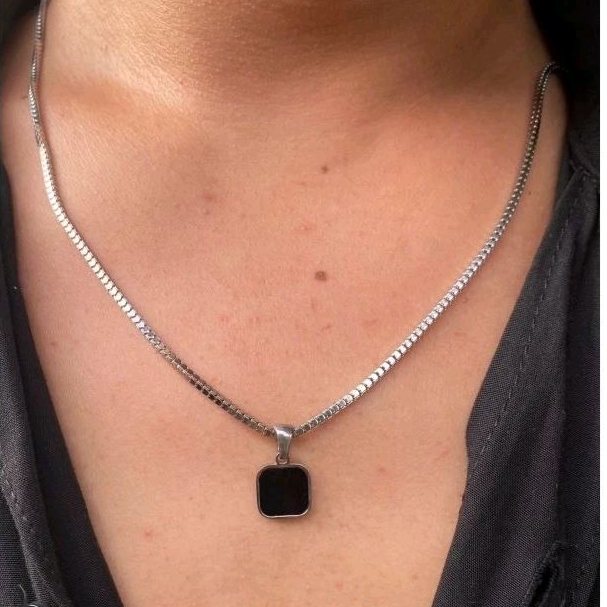 Kalung Liontin Kotak Permata Hitam Cincin Pria Wanita