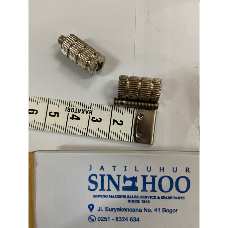 Baut dudukan corong mesin jahit cangklong