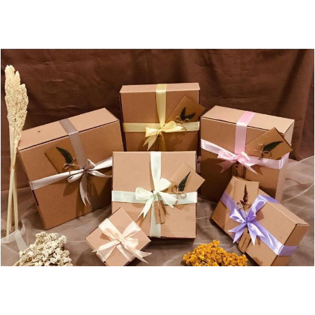 

Kotak Kado / Box Hampers / Gift Box / Paket Lengkap / Kotak Kado Easthetic / Packaging Hadiah / Bungkus Kado