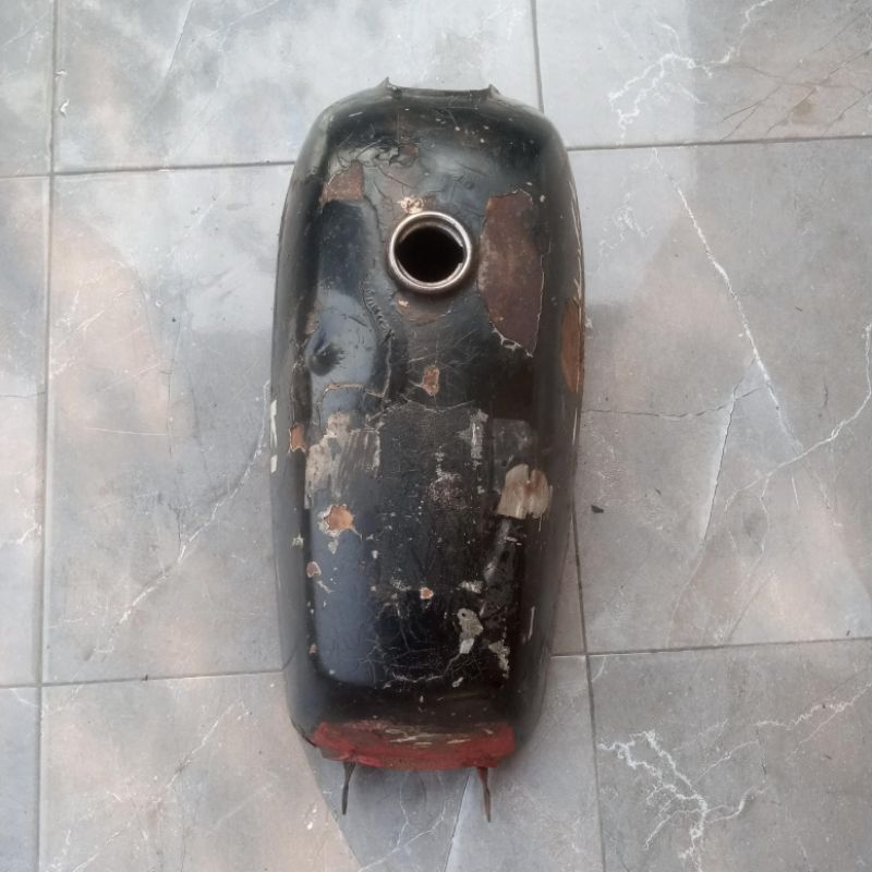 tangki Suzuki A100 tahun tua