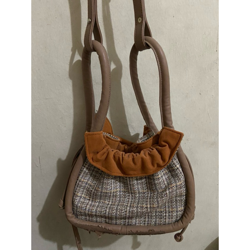 sling bag (lizea_id - sejiwa collab dwihandaanda)