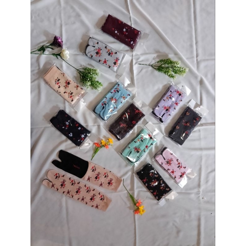 Kaos Kaki Muslimah motif Bunga / Kaos kaki tapak hitam / kaos kaki motif bunga tapak hitam