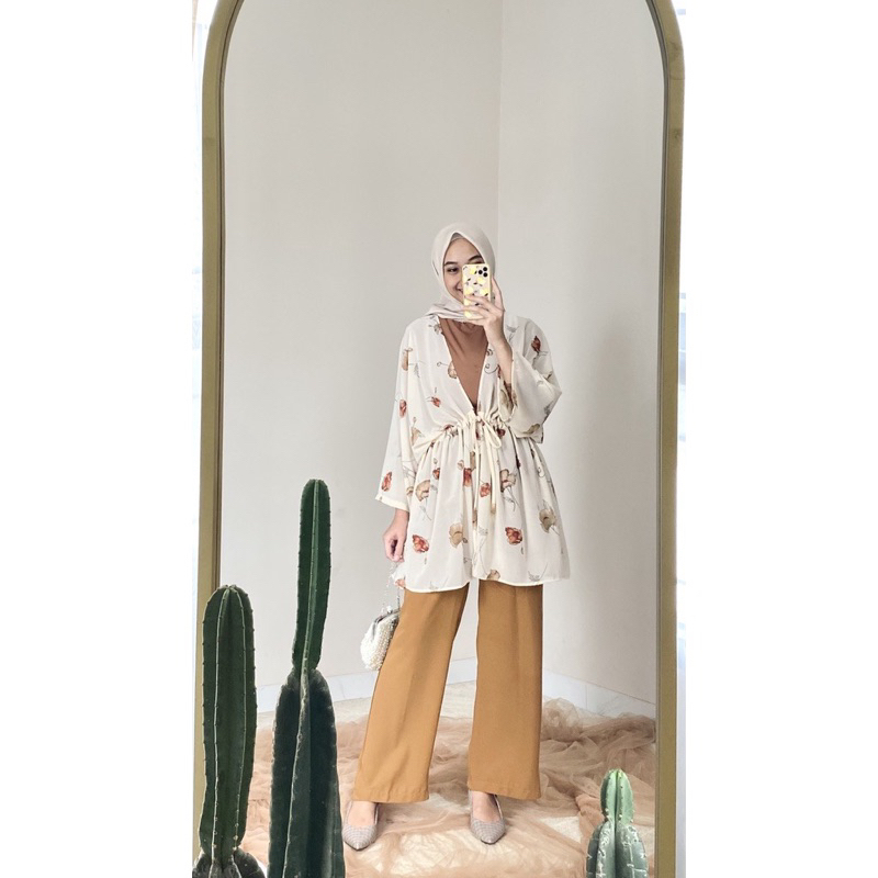 Lily outer by Himels