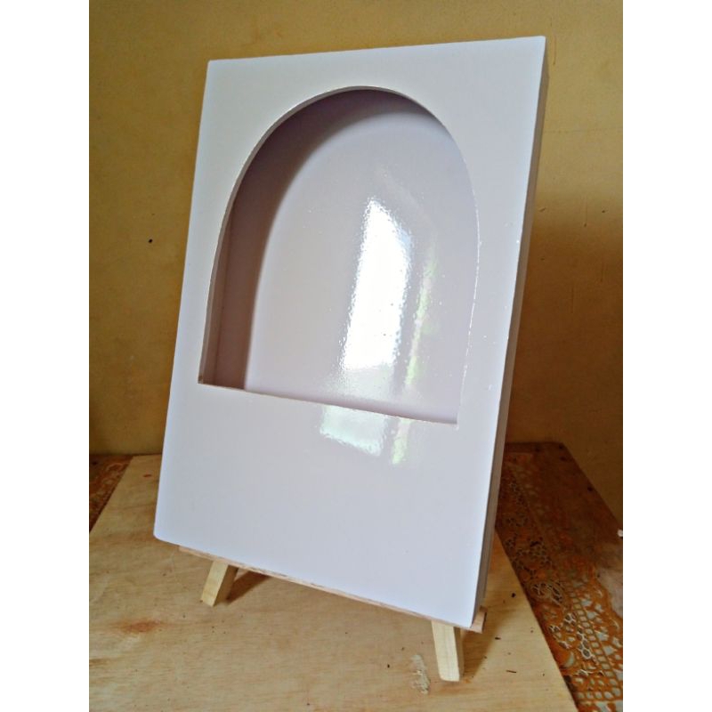 

flower box + standing mini ukuran 20x30 putih glossy