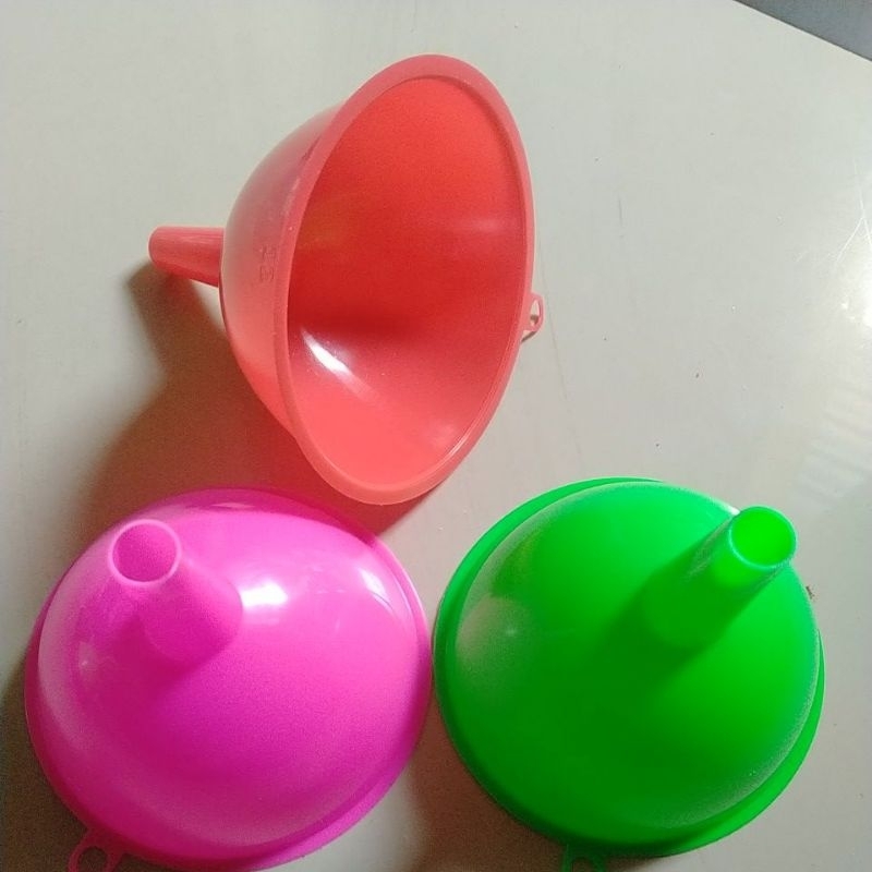 Torong/Corong Air/minyak Bahan Plastik Berbagai Ukuran